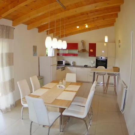Appartement Miki *